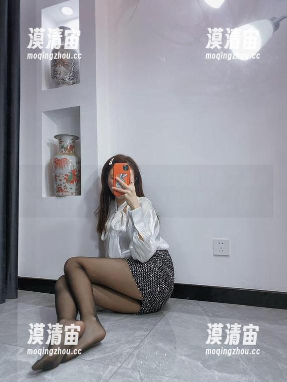 微密圈 - 杨大乐乐很靠谱的微信朋友圈系列-图包大赏：每一张都想给她发红包！