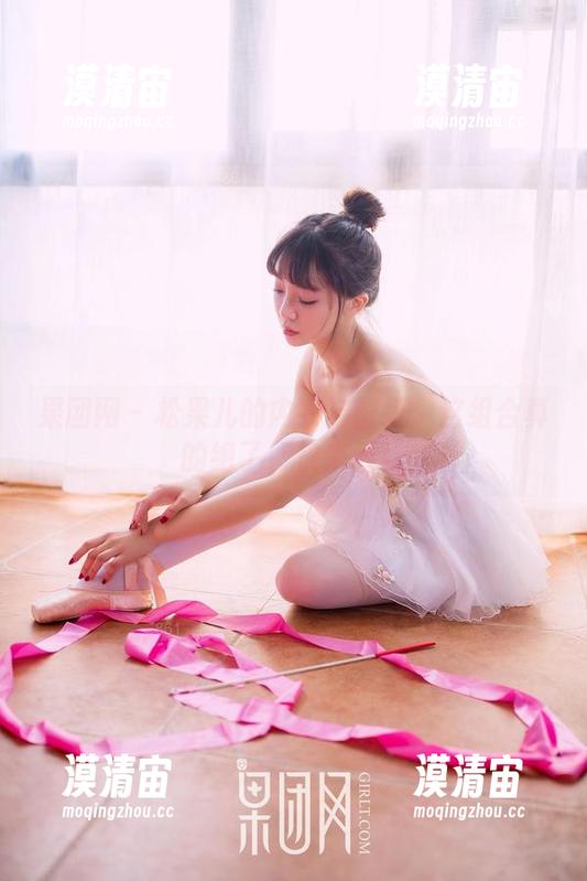 果团网 - 松果儿的内衣与壁纸：这组合真的绝了，快来看！