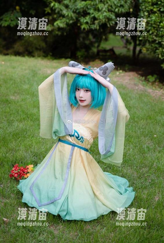 希娜小姐的最新写真集：桃墨公子专属，保证你看完后心情瞬间UP！