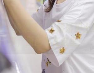 梦丝女神 – 快来看！王娇娇护士身上的故事，原图也在这里！
