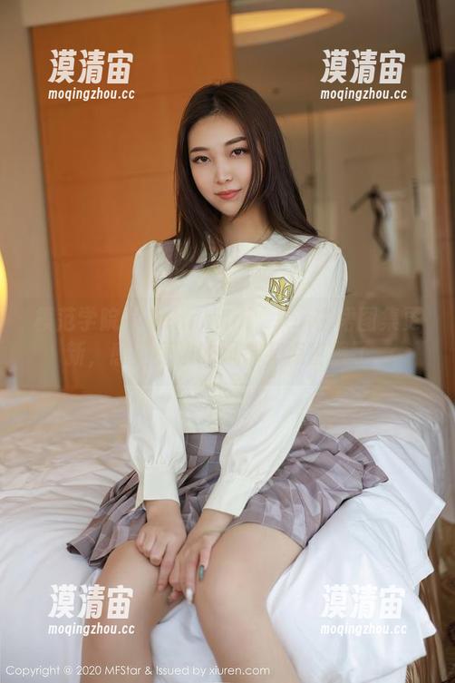 模范学院 - Jennanni_Jen白裙图集更新，感觉旁边的风都有点害羞了...