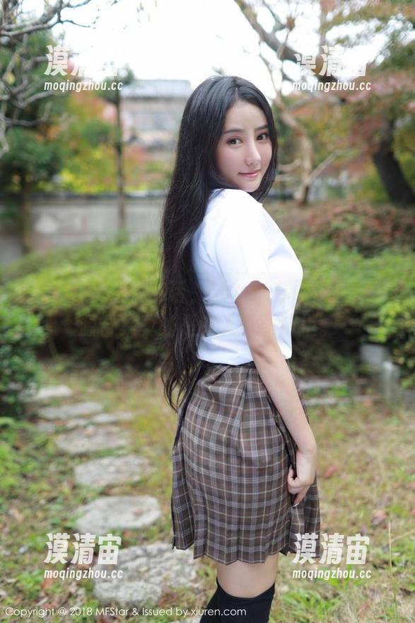 模范学院 - 说实话，Laura苏雨彤校服资源合集真的是让人无法抗拒。