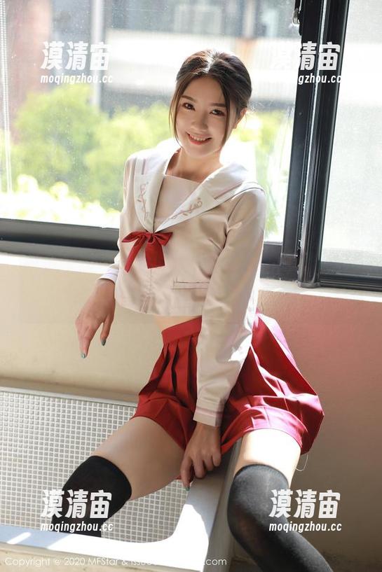 模范学院 - 那些年，伊小七MoMo穿婚纱的写真合集，竟然让人陷入幻想…