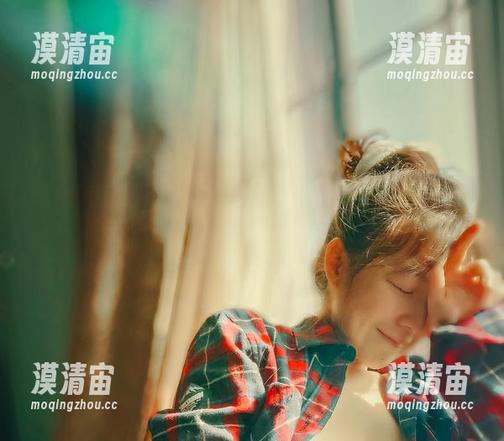 阳光、樱晚gigi与时光的邂逅，赶紧下载这本写真集，享受那份说不清的柔软。