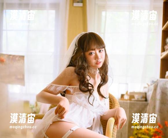 意外发现，渡边早季Saki的比基尼美图竟然让我对泳池有了新期待！