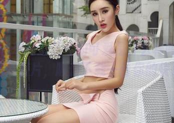 爱丝 – 想知道若兮的可爱是什么样吗？点开这张图片，顺便下载一份你的快乐！