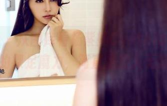 爱蜜社 – 从图库看杨紫嫣Cynthia，分享她的裸足魔力，简直是撩人无数！