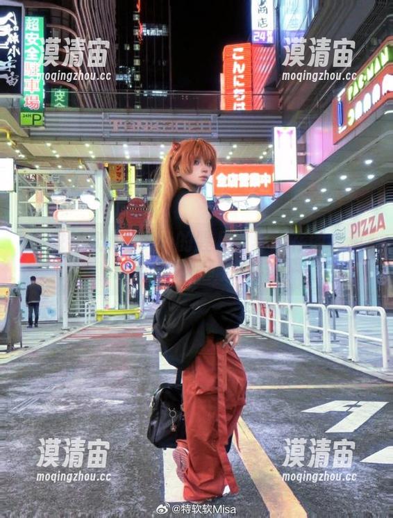 走进特软儿Sona的腥月世界：在图库里寻找那份朦胧的感觉