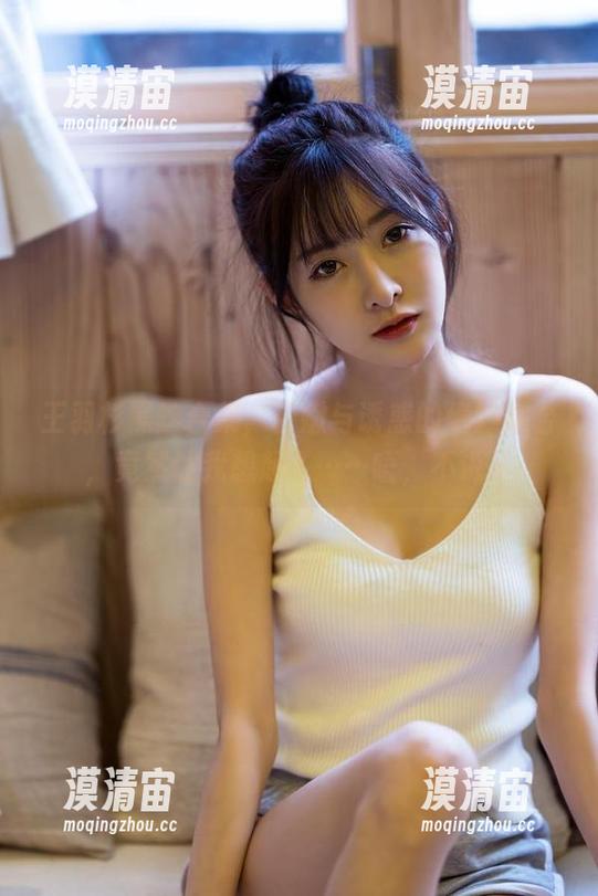 王羽杉黑丝合集，粉嫩与诱惑的绝妙结合，竟然让我想起了……唔，不说了