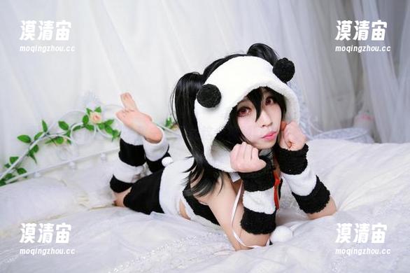 双人COS的白易子教主，下载这个视频就能感受她的超能力！