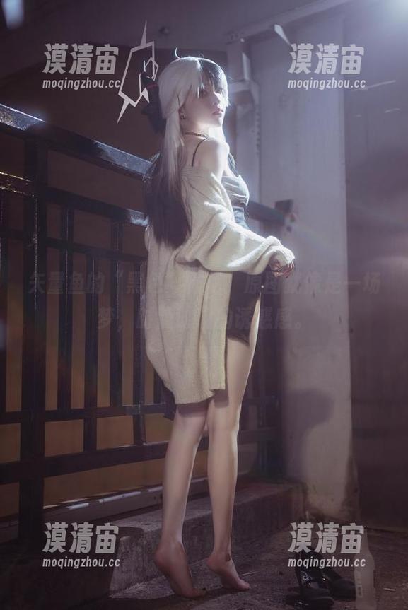 矢量鱼 矢量鱼的“黑色”作品,原图就像是一场梦,时隐时现的诱惑感。