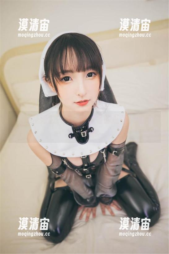 겨울,绑带泳装？神楽坂真冬的私房美图好像有点热