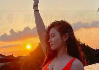 微密圈 – 看！禅雨儿Lynne在浴缸的“水幕”背后，来一组写真，简直让人心神荡漾