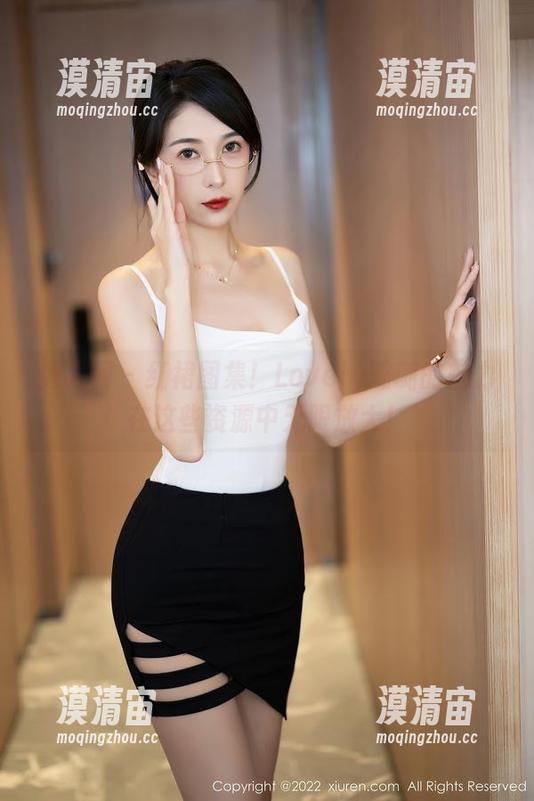 秀人网 - 红裙图集！Lovely璐璐的魅力在这些资源中无限放大！