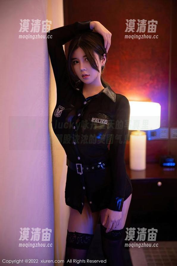 秀人网 - 从lucky咏丹夏天的写真里，感受那股浓浓的美图气息