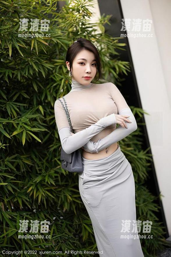 秀人网 - 就在这，利世的睡裙美腿原图来了，别说我没警告你