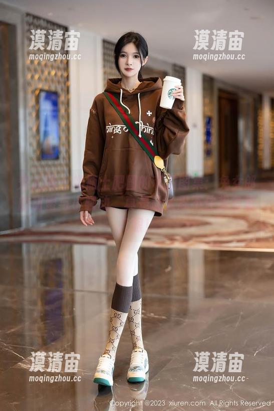 秀人网 - 奶瓶土肥圆的私拍图集：兔女郎的甜蜜与小骚动，真是让人忍不住想多看几眼！