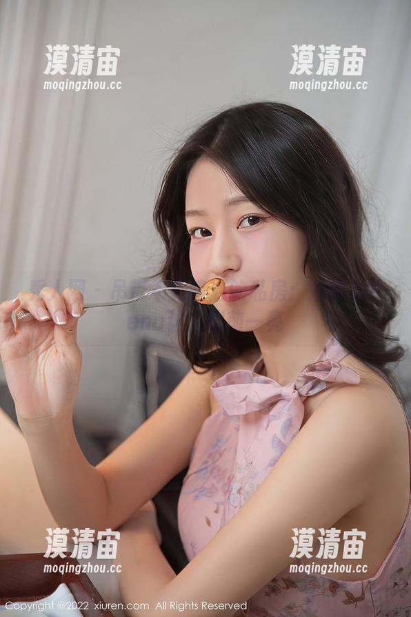 秀人网 - 吊带不是普通的私房：娜露Selena让人眼前一亮