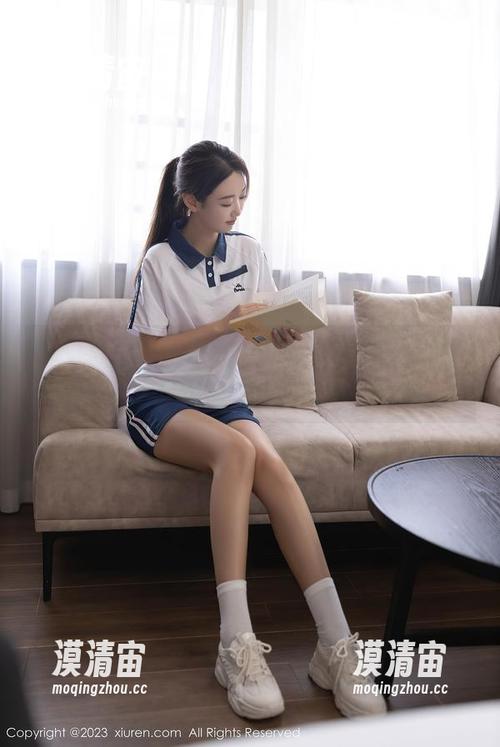 秀人网 - 小甜angle的双人写真简直是高清版的‘二人转’！你绝对想‘抢镜’！