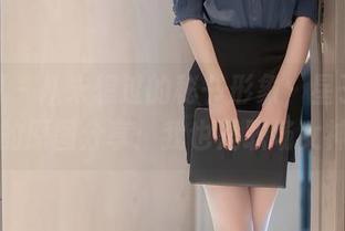 秀人网 – 从未想过的秘书形象，星子柒kiki的原图分享：我也是职场女神！