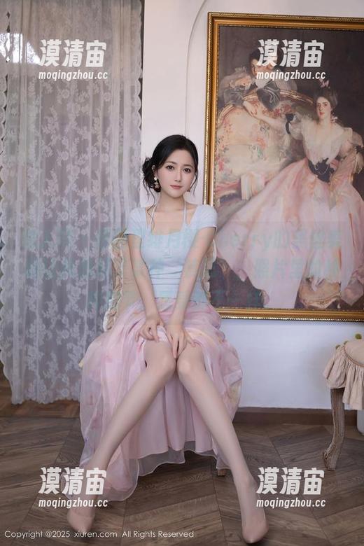 秀人网 - 原图里绯月樱-Cherry的黑丝美腿让我想起了某种‘禁忌’，照片里的种种细节，感受都不一样。