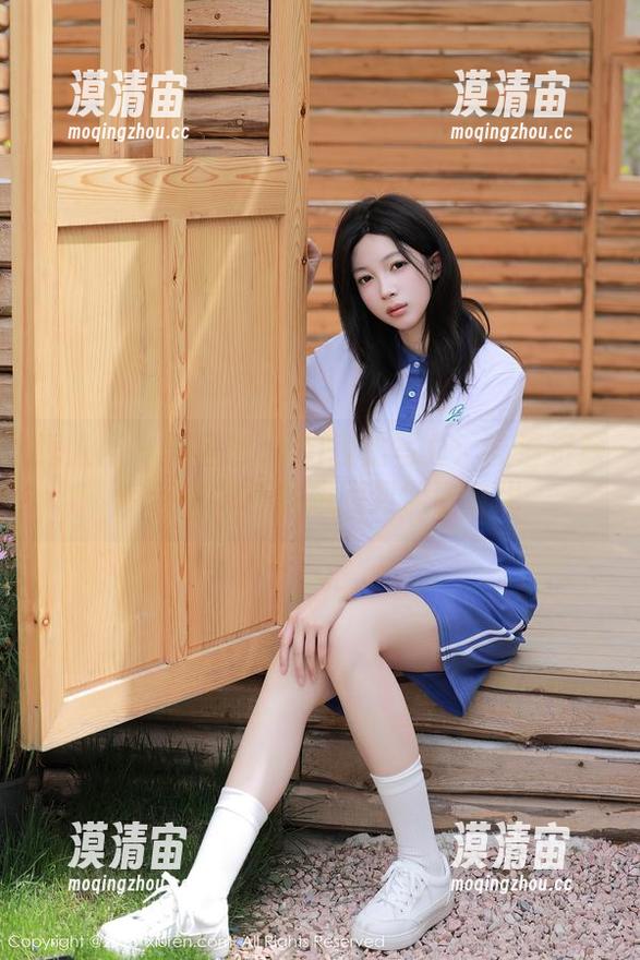 秀人网 - 葛征Model校服写真：高清资源，让人忍不住想回到学生时代