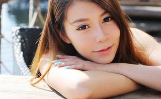 美媛馆 – Ellie艾栗栗的泳池写真秀：她算不算水中的仙女？