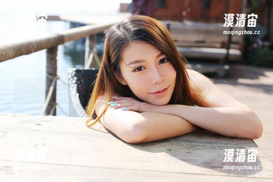 美媛馆 - Ellie艾栗栗的泳池写真秀：她算不算水中的仙女？