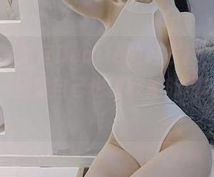 微密圈 – 脸红Dearie的连衣裙，新更新到图库，感觉自己也要被她的气场吸引了！