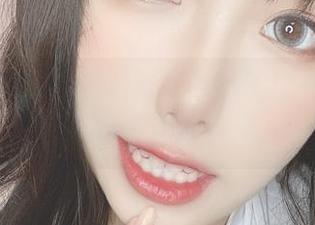 谁能拒绝呢？下载芋圆侑子的紫发魅魔图包，绝对让人心动。