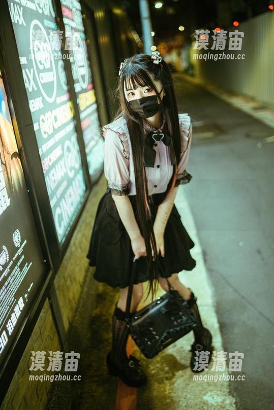 奶牛的写真集，落落Raku又让人意外，谁能抗拒这组合！