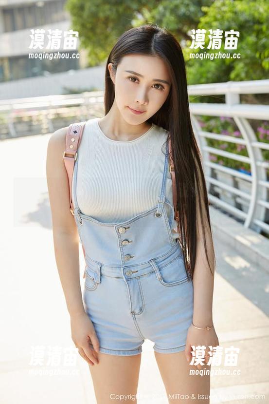 蜜桃社 - Rola泳装合集：你说到底是泳装好看还是她好看呢？