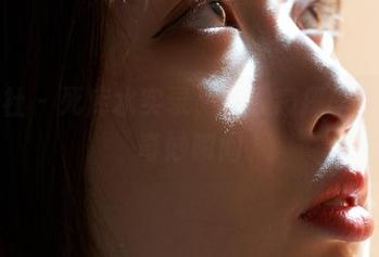 蜜桃社 – 死库水实录，在线窥探李颖诗的奇妙瞬间