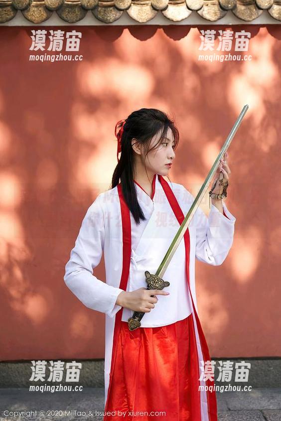 蜜桃社-陌子Mandy 蜜桃社 - 陌子Mandy眼镜私拍系列,套图告诉你什么叫‘视线的力量’