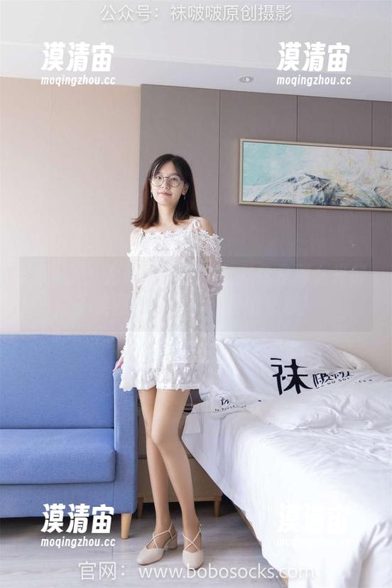 袜啵啵-小沫 袜啵啵 - 为什么小沫的女友总是那么光鲜?美图套餐加持,套图来袭!