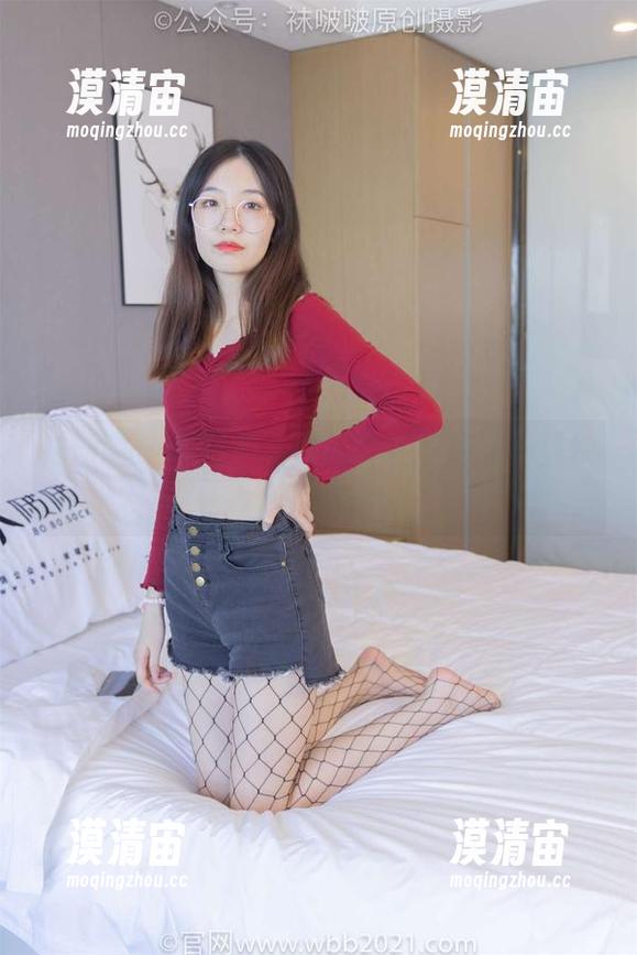 袜啵啵 - 看稚予如何用写真图集让元旦快乐翻倍！