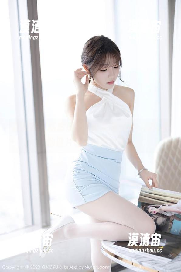 语画界 - 杨晨晨，黑丝美腿女神，图库里的照片让人心跳加速！