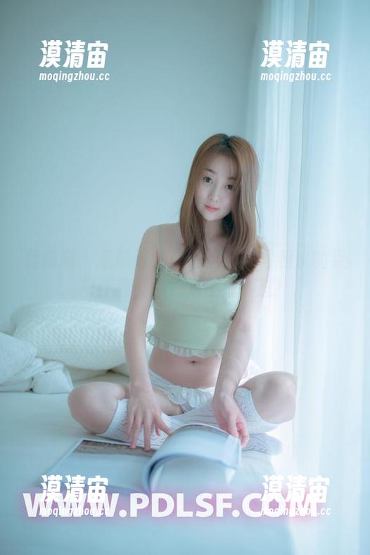 轰趴猫 - 最新泳池图册：艾小青和水的亲密接触，你绝对不想错过！