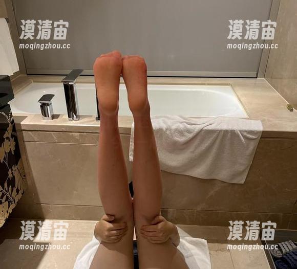 微密圈 - 新鲜出炉！迷人的五姨太最新视频图包，今晚一起邂逅吗？