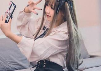 在里见年一的办公室里，免费合集让你工作更有颜值！