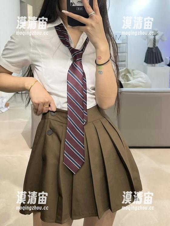 微密圈 - 想要的全在这！陈佩奇的校服图册，免费获得，趁早！