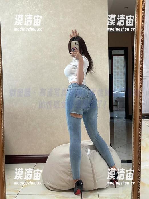 微密圈 - 高清写真专利，雪怡妹纸带着她的性感女仆来撩你了！