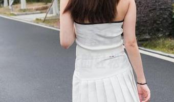 魔镜街拍 – 婷婷的粉裙日常，最新套图，销售主管的轻松风格